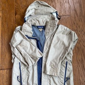 W Patagonia Rain Jacket